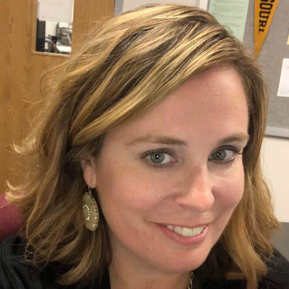 Meet your Posher, Jennifer - Picture 1 of 1